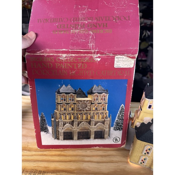Other - Dickens Collectables Porcelain Lighted Cathedral Village Building 1993 Works